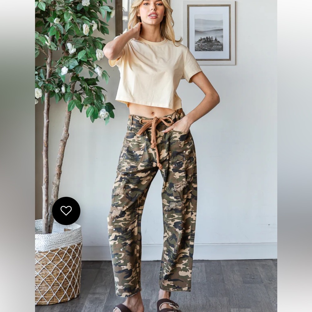 1️⃣ Medium left. Oli & Hali 💚💚Camouflage Denim Pants with Drawstring Waist - Picture 4 of 5